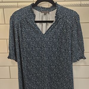 Adrianna Papell Green Printed V-Neck Blouse